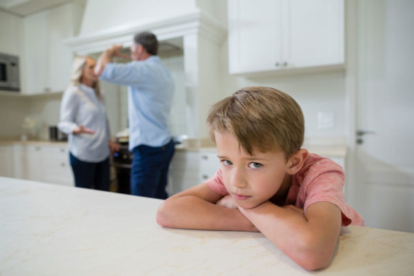 Réflexion sur le droit de garde des enfants.